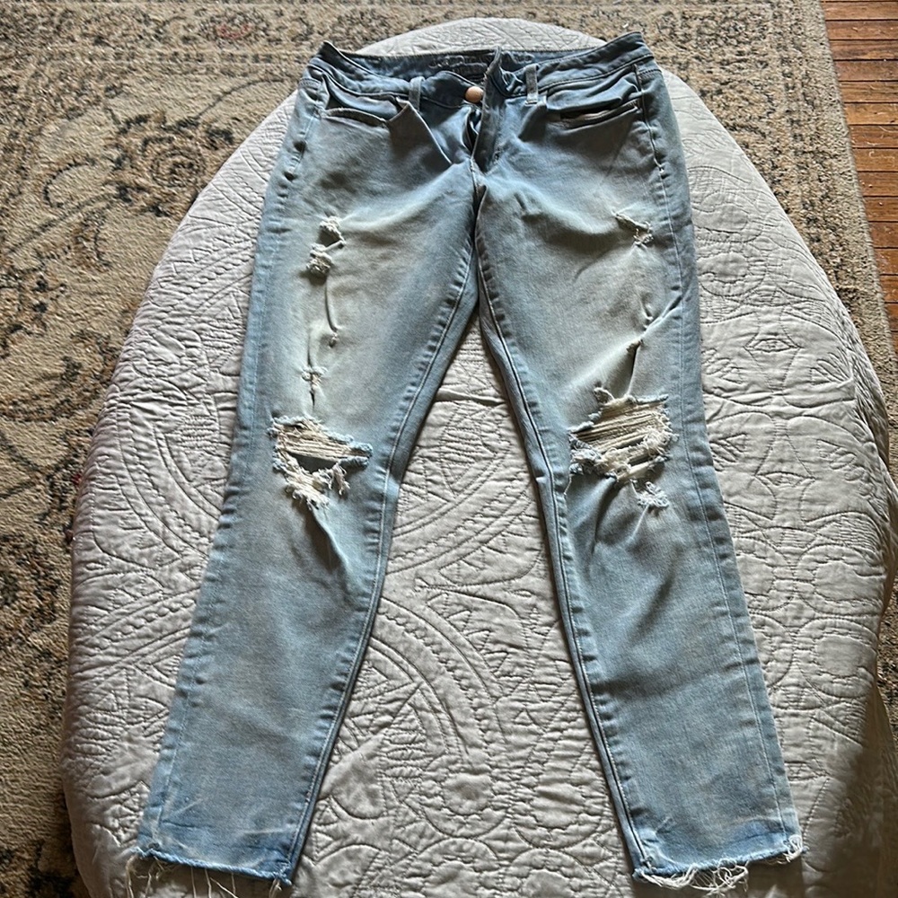 American Eagle faded blue jeans